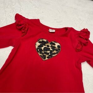 Toddler XL Girls Red Heart Leopard Appliqué Ruffle Three Quarter Sleeve Top